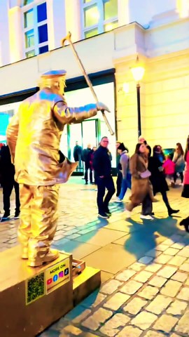 "Goldman's Spooky Surprise: Walking Stick Back Scratcher Prank!"