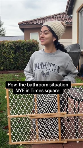 Yall are missing out at home 😂#newyearseve #timesquarenewyork #balldrop #nyeball #timesquareball