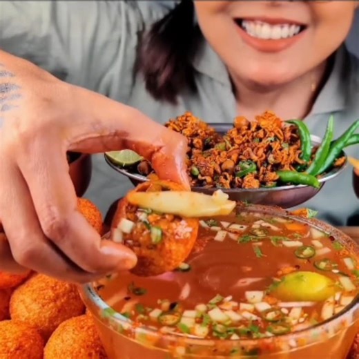 Chilli powder panipuri 🔥🤤😍 @DikshaPatgiri #mukbang #asmrfood #spicy #eatingshow #panipuri