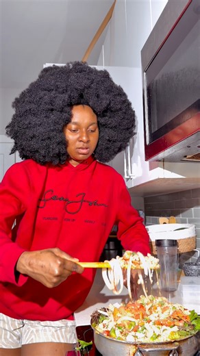 280K views · 2.9K reactions | This Delicious Rotini pasta ain’t your regular, prepared with so much vegetables. Added shredded carrots, green peas , tomatoes and lots of yellow onions with some garnished fried eggs. So delicious and you should save this recipe for your next hangover meal. I invite you to cook and eat with me and my neighbors . | EloOghene Burutu | Facebook