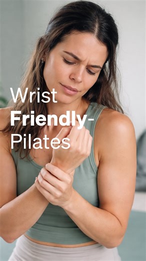 If Pilates has ever hurt your wrists… this is your sign to stop forcing planks. You don’t need to be on your hands to build strength. You don’t need to “push through” pain. And you definitely don’t need high-impact to see results. With Flobody, there are so many seated alternatives and resistance-based workouts that don’t always include a plank, especially if your wrists just can’t handle it. Seated. Controlled. Effective. Strong doesn’t have to hurt. 💚 If wrist pain has been holding you back, 