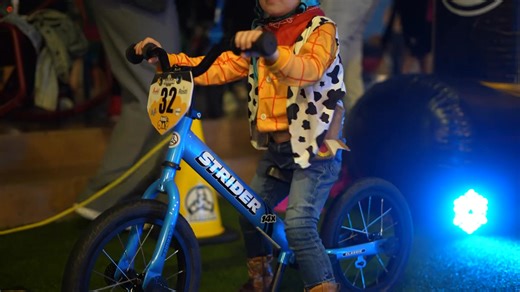 ¡Strider Racing Crazy Dress! 🚲 Una edición más que vivimos al máximo, que nos hace sonreír, que disfrutamos juntos y que recordaremos por siempre. 🕸️🏁 ¡GRACIAS! 🎥 MTB PuroMotor Escazú Village Colados Agú Nikkos CR Refrescos Tropical® myhappyeater Sensorial Ideas Galletas Pozuelo Emanuel Tarrito Cordero Play and Dream Costa Rica | Strider Bikes Costa Rica