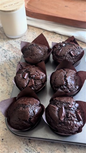 double chocolate muffins🍫🤎 #chocolate #muffin #muffins #chocolatemuffins
