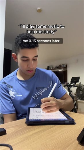 This happens all the time #swifttok #taylorswift #swiftie