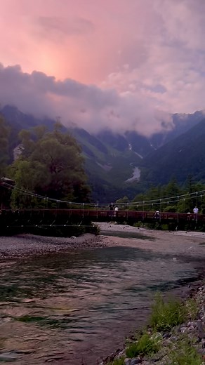 五千尺ホテル上高地 on Instagram: "[Sunset at Kamikochi] The red sky is beautiful✨ 【 上高地の夕暮れ 】 赤く染まる空が美しいです✨ #五千尺ホテル上高地 #五千尺ホテル #上高地 #河童橋 #梓川 #焼岳 #穂高連峰 #山 #中部山岳国立公園 #国立公園 #長野 #宿泊 #リゾートホテル #長野県 #長野県観光 #松本市 #松本市観光 #夕焼け #夕暮れ #gosenjakuhotelkamikochi #gosenjakuhotel #kamikochi #mountainresort #nagano #alps #nationalpark #sunset"
