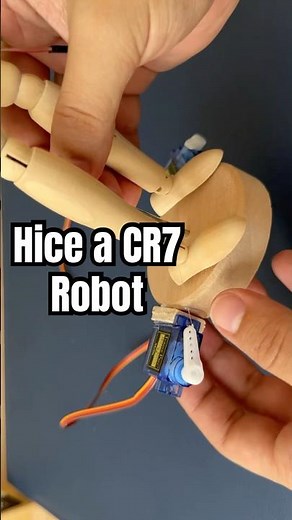I made a CR7 robot with Arduino