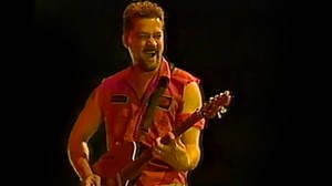 SAMMY HAGAR Shares Video Of VAN HALEN Performing The Seventh Seal In 1995