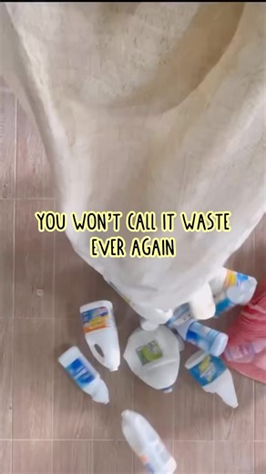 2024 goal: ocean plastic into school chair 🎉 Plastico Precioso Uramba build their Precious Plastic workshop because they have a BIG PROBLEM. Their local community doesn’t have cleaning services provided by the government, so they BURN plastic in their own homes and social areas 🥵 Based in a rural area of importance for the conservation in the Pacific Ocean of Colombia they seek to create waste management alternatives and impact the local society. Their 2024 goal is to recover plastics from the
