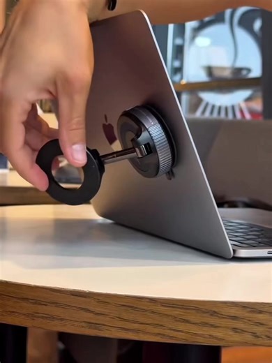 This phone mount sticks harder than any holder I’ve ever used 🤯 Zero residue. Works on ANY smooth surface. Car, kitchen, mirror, window – it doesn’t move. If you hate flimsy mounts, this one’s for you. 👇 Grab yours before they sell out #phoneholder #carmount #tiktokmademebuyit #musthave #viralproduct