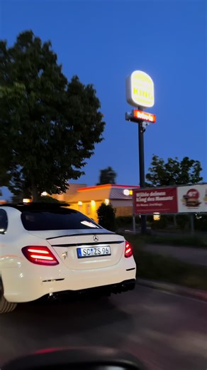 Exploring the Mercedes-Benz W213 Model Features