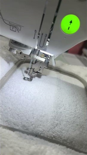 Ricamando un asciugamano ❤️