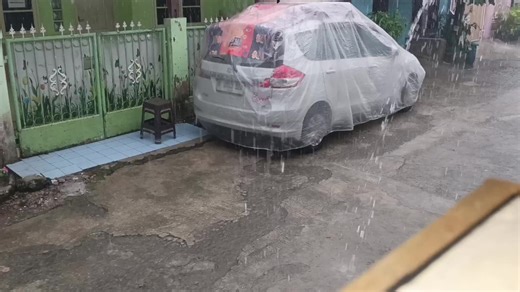 Melbourne Shuffle Dance in the Rain