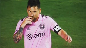 THE BEST OF THE BEST ⚽️ Messi added yet another award to his illustrious list of accolades 🏆🇦🇷 | FOX Soccer