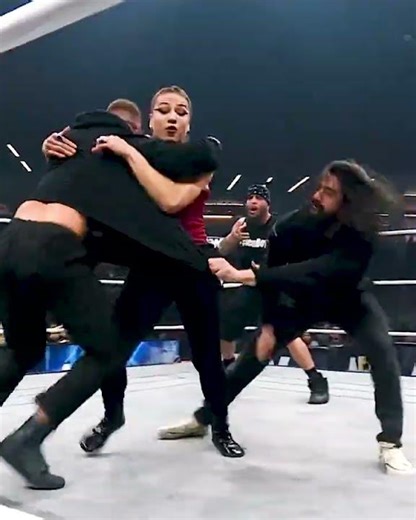 #MarkBriscoe challenges #DanielGarcia! #AEWDynamite