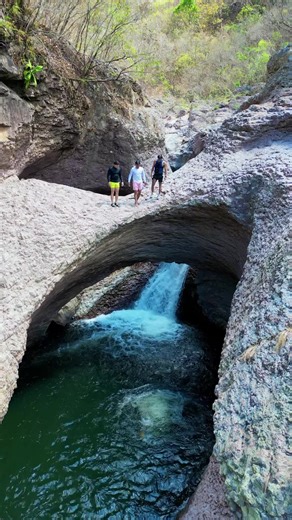 Poza del Arco, Aldea de Kukinka #honduras #naturaleza #montaña #parati #cascada