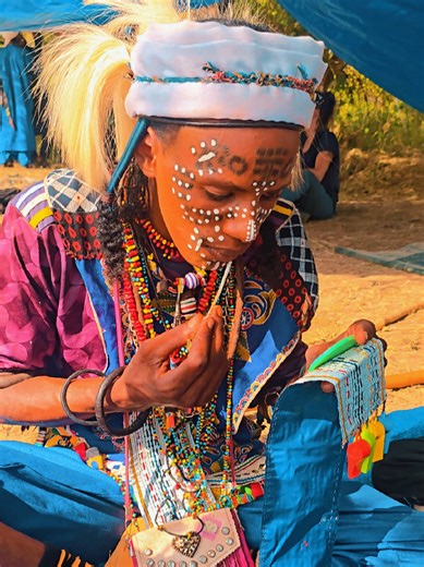 Preparing for the Gerewol Ceremony: Wodaabe Nomads