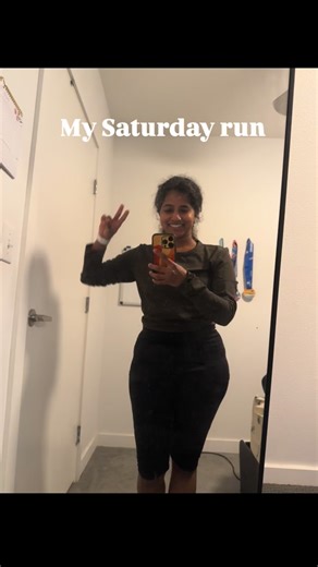 Continuing with my weekend workout tradition. Working out first thing in the morning on the weekend gives me soo much satisfaction. Unwinding and taking rest is definitely important, but I’m learning to never cancel my physical activity for that. I have never regretted going for a run or doing a workout. But on the days when I cancel it I feel soo bad, dissatisfied and disappointed. #strongweekend #weekendrun #intervalrun #consistentrun | Monisha Sampath