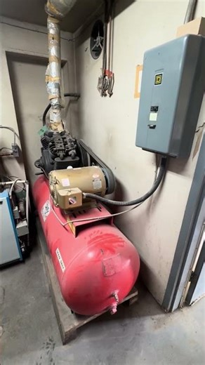 Devilbiss Air Compressor Lot 13