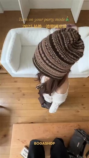 BOGA SHOP on Instagram: "可以這樣玩歐膩嗎～～🤣 BOGA 12月韓國連線 現正直播中 Turn on your party mode🧚🏻‍♀️💖"