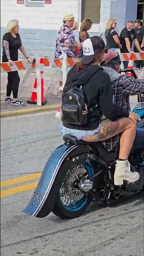 Daytona Bike Week Babes on Bikes