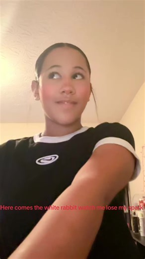 🎀chloe cooper-don’t pmo🎀 (@chloecooper842)’s videos with crying into a pillow - i don't like mirrors