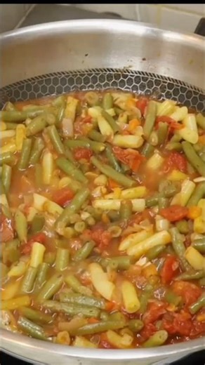 Green beans with tomatoes and garlic 😋 Quick fasting recipe #recipe #food #cooking #shorts #beans
