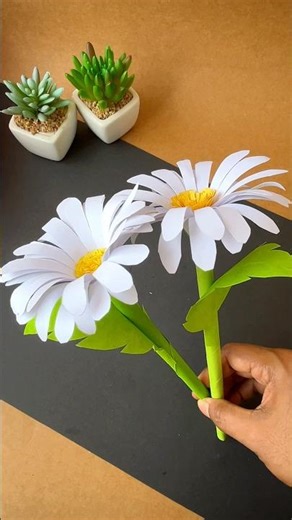 DIY Paper Daisy 🌼 Making Tutorial #shorts #craft #papercrafts #paperflower #craftastic #diy