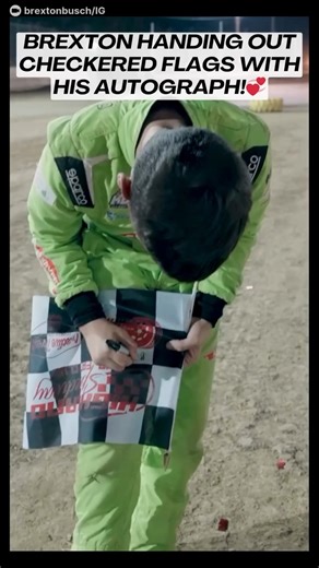 Brexton Busch Signs and Shares🔥🏁 #NASCAR #nascarracing #motorsport | Rowdy Nation