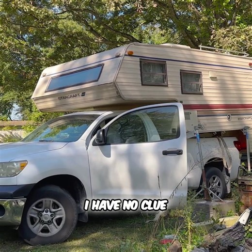 I bought this camper off of Facebook Marketplace a while ago and now its time to fix it up so I can go camping! #camper #rv #camping #facebookmarketplace #cheap #DIY #project #truckcamper | FV Southern Girl Bodkin Point Seafood