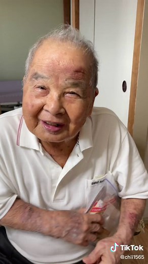 じいちゃんの美しい喉仏に感動