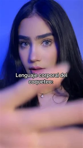 Sasha Serafim on Instagram: "#lenguajecorporal"