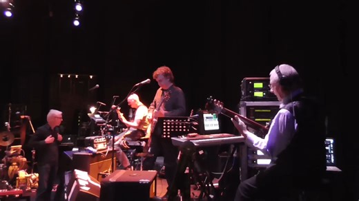 七头兽在麦迪逊情趣多多！Kcontrol音道以狠狠琴范观众！好评自不用多说！梅尔甚至被粉丝逮住要签名！墨水从笔里流出！在罗飞的两代统治下积累的压力终于有所释放！