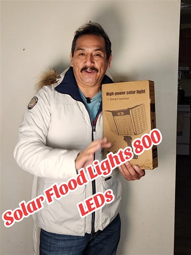 Solar Flood Lights: 800 LEDs with Motion Sensor