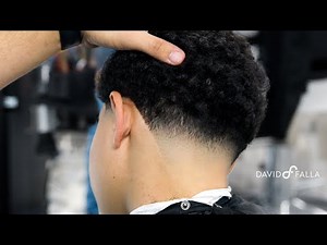 BARBER TUTORIAL - CURLY LOW TAPER FADE HAIRCUT FOR BEGINNERS!
