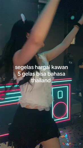 Menghargai Persahabatan di Medan Nightlife