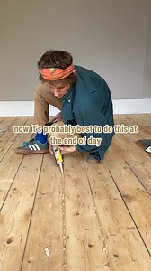 Hey everyone! 👋 Today, I’m sharing a simple and effective way to fill the gaps in your floorboards using flexible acrylic filler. 🛠️ This is a great solution for stopping drafts in older homes, but it won’t impact the ventilation 🌬️ these buildings were designed for. Once the filler dries, we sand off the excess for a smooth finish and then apply varnish to complete the look. 🎨 It’s a great way to keep your home cozy while maintaining that classic charm. What do you think? Let me know your t