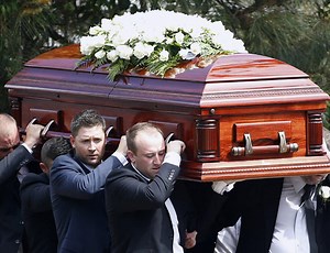 Indian cricketers take part in Phillip Hughes' funeral