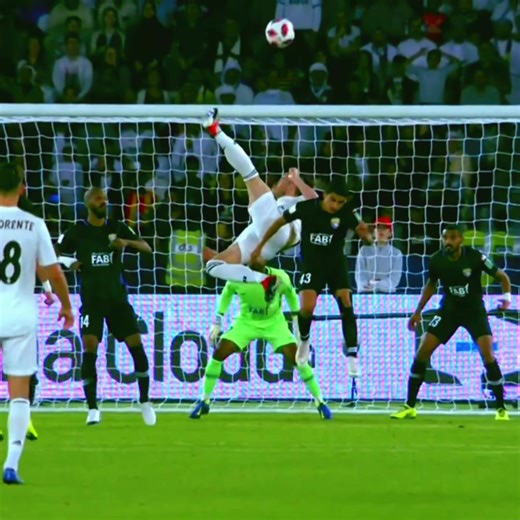 Gareth Bale's Stunning Bicycle Kicks in Football