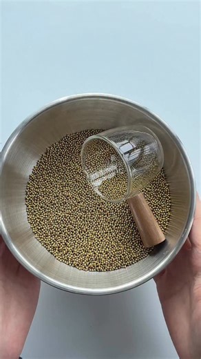 3.5M views · 267 reactions | Have you ever seen a gold stress ball like this? ✨ #stressball #asmr #gold #satisfying #diy #relaxing #fyp | Jolislime | Facebook