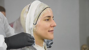 Ears under the cap!👂👏 This face casting technique is designed for when you need to remove the cast with extra care. It may be that you’re casting someone with facial hair or casting around facial piercings for example. Learn this and loads more professional techniques in our easy-to-follow online lessons taught by BAFTA-winner Neill Gorton. Subscribe here: https://www.gortonstudio.co.uk/learn-online-access-all/ Suitable for all skill levels, our online courses cover everything from basic flat 