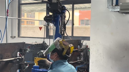Deeptireh Yaskawa arm AutoCut = 3x faster welding, zero messy sparks. This auto welder's a game-changer! #IndustrialRobot #AutomatedWelding