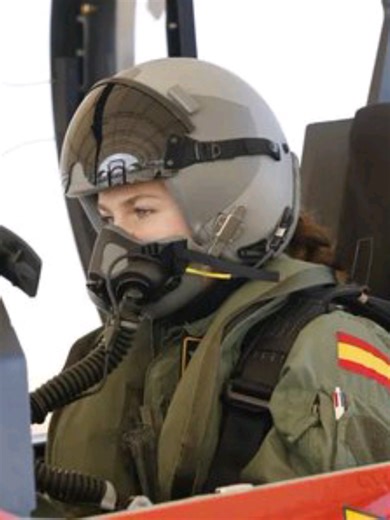 SAR Leonor realiza su primer vuelo con el Pilatus del Ejército del Aire @Ejército del Aire y dl Espacio #casareal #leonordeborbon #parati #españa🇪🇸 #pilatus