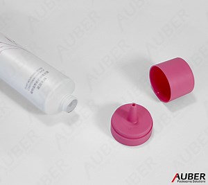 [Hot Item] Squeeze Plastic Tube with Long Nozzle Applicator for Haircare Hair Scalp Tube Packaging