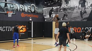 KD, Devin Booker & Jalen Green work with trainer Adam Harrington on reads in the mid-range & 3 with drop dribble counters & counters in the pick & roll! 🔥 (via Swish Cultures) | NBA