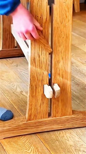 "Woodworking method locking mortise with wedges"