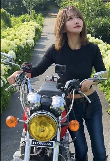 ☑︎ YouTube 【 #バイク女子ボウラーあいか 】 ↳ https://www.youtube.com/@NC_AIKA ☑︎ TikTok ↳ https://www.tiktok.com/@nc_aika ☑︎ BIKE HONDA CB400FOUR ↳ https://www.instagram.com/nc_aika ☑︎ BOWLING／Twohand bowler ︎↳ https://www.instagram.com/aika_bowling ☑︎ 各種SNSはこちらから ↳ https://lit.link/ncaika/ ☑︎ 撮影編集／マネージメント他 ↳ https://lit.link/bowlinghigh/ お仕事のご依頼はメールにて承ります ☑︎ MAIL 【 nc_aika@outlook.jp 】 お手数をおかけ致します。 ※DMは管理が間に合っておりません #バイク女子ボウラー ✼••┈┈┈┈┈┈••✼✼••┈┈┈┈┈┈••✼ #モトブログ #バイク乗り #バイク女子 #ツーリング #バイク #バイク好きな人と繋がりたい #ヨンフォア #バ