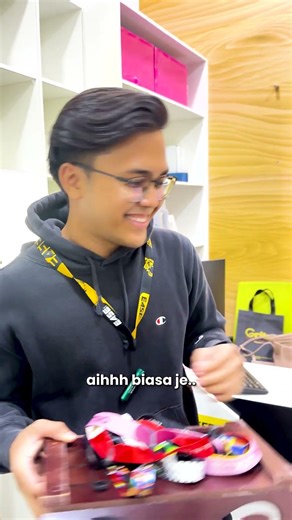 POV: ANUGERAH INTERN SELALU PURA2 BUSY