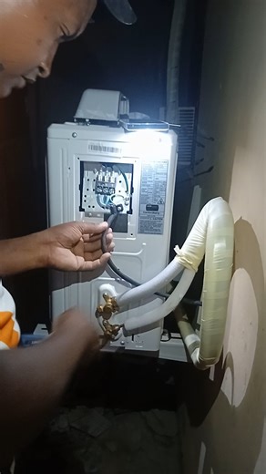 Installing an A/C condenser ❄️❄️❄️ #viralshorts #maintenance #airconditioner