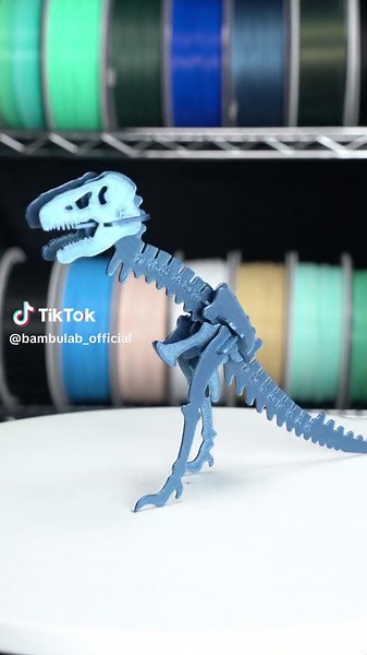 Try this at home! 3D printed kit-card assembled dinosaur! Model:T-Rex Skeleton Kit Card Designer:Fletch Model file from MakerWorld #bambulab #3dprinting #3dprinter #diy #dinosaur