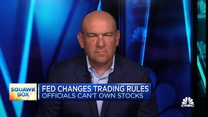 Fed announces new investment restrictions for officials, staff